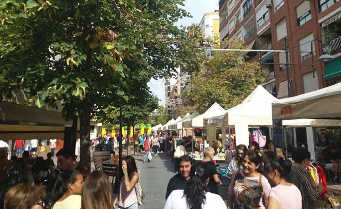 Feria Comercial Canals 🏪🛍️✨