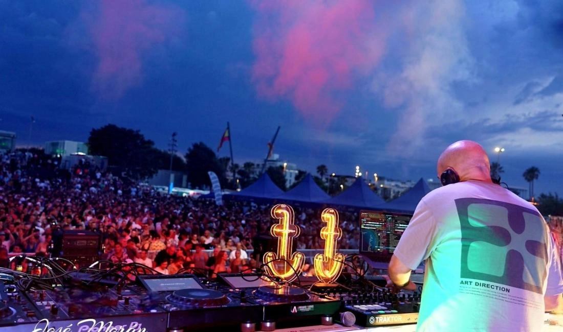El Tardeo Remember 2000 Fest regresa a la playa de València con éxitos de los 90 y 2000