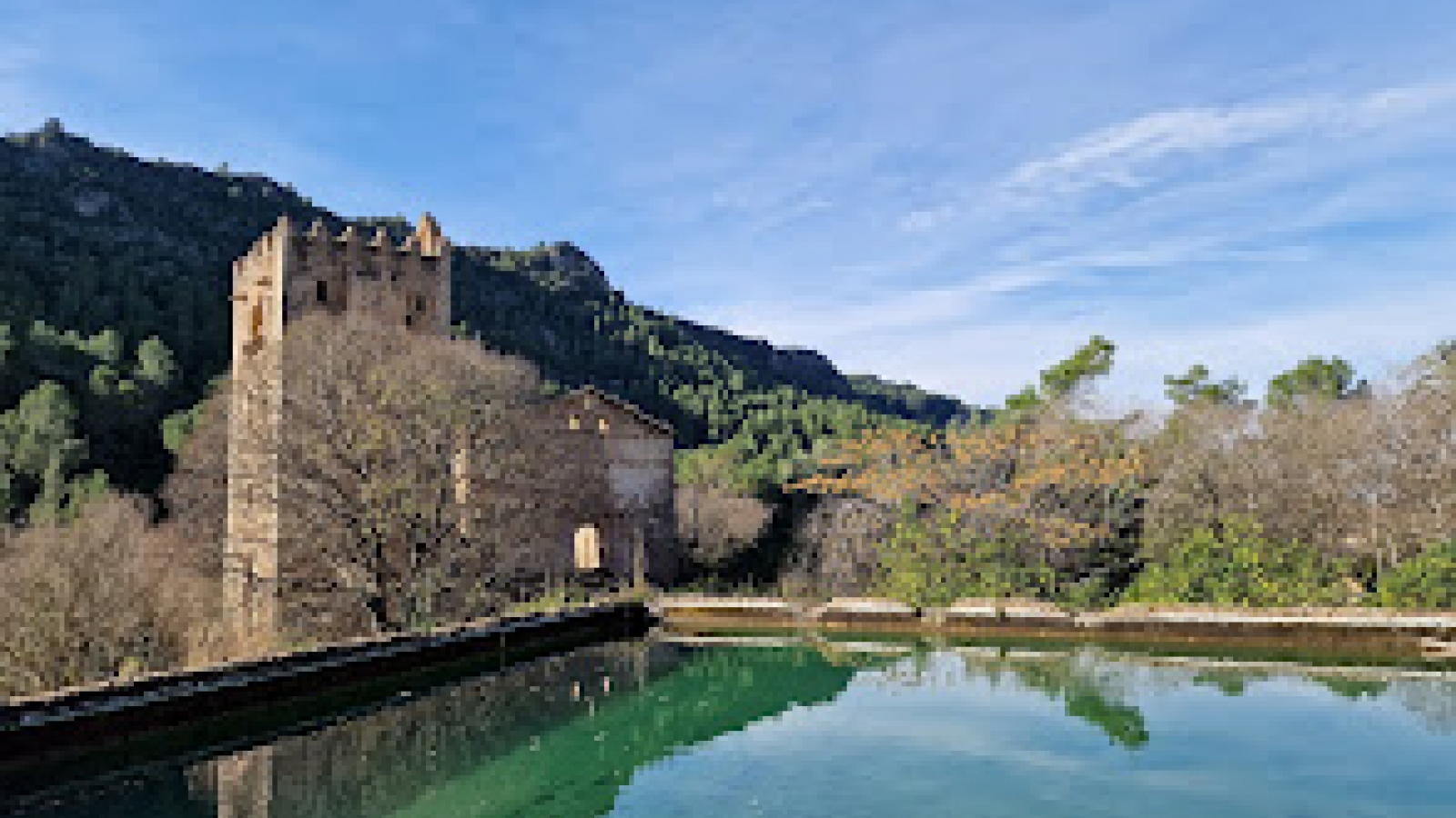 A solo 50 km de Valencia, un paraje 'escocés' esconde las ruinas de un monasterio del siglo XIV
