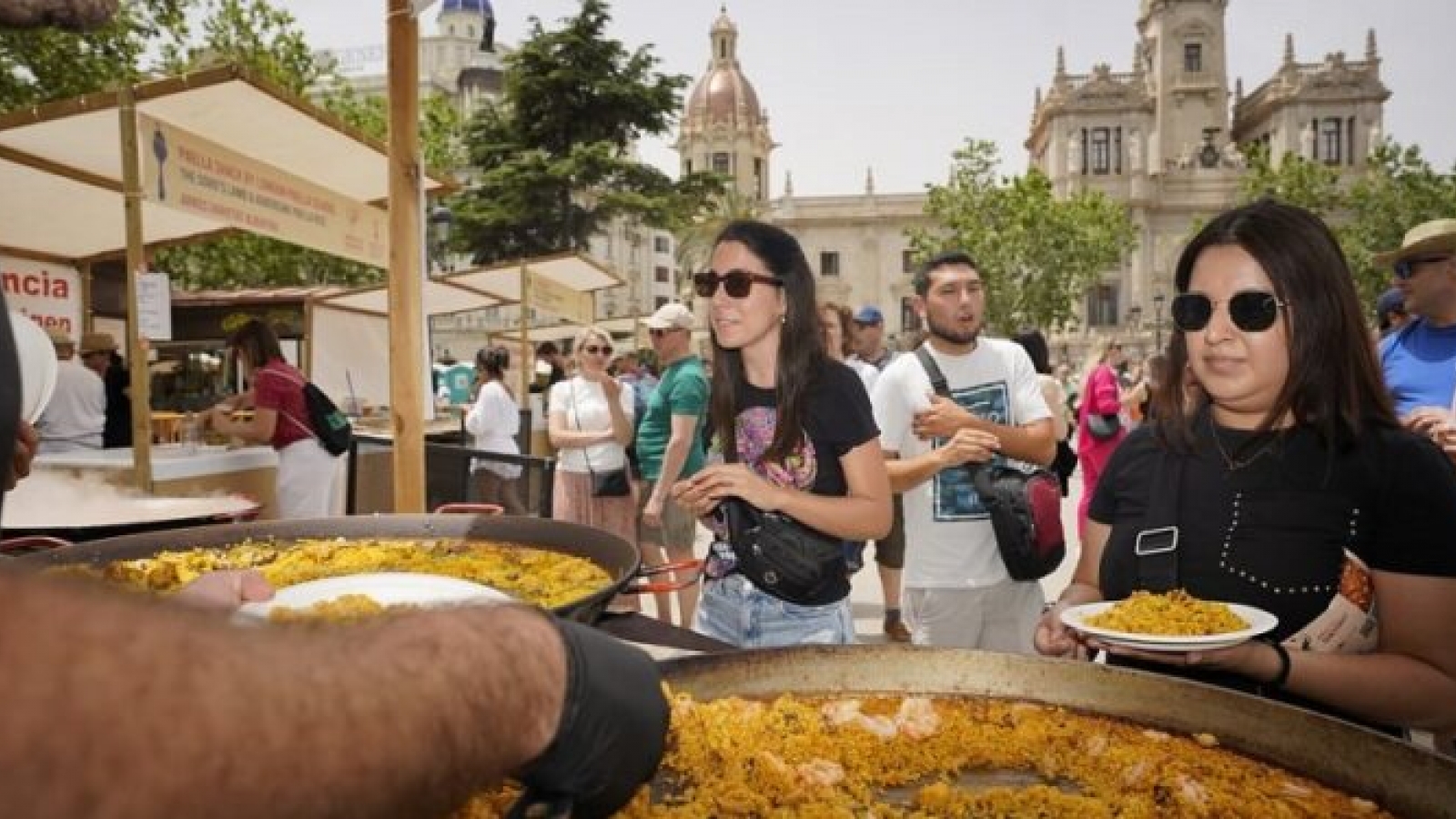 TastArròs 2025 vuelve a la Plaza del Ayuntamiento de València