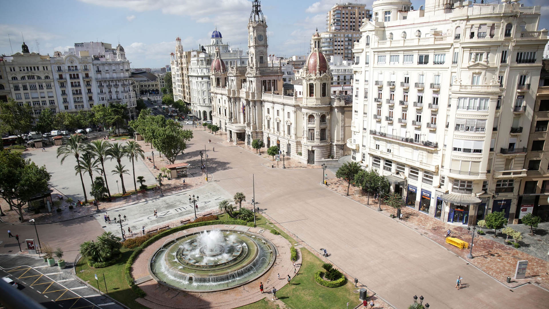 La Plaza del Ayuntamiento estrena estética en sus terrazas